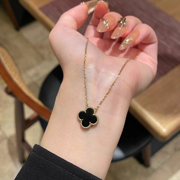 COPY - Authentic✨ Van Cleef & Arpels ✨18k necklace - Picture 6 of 7